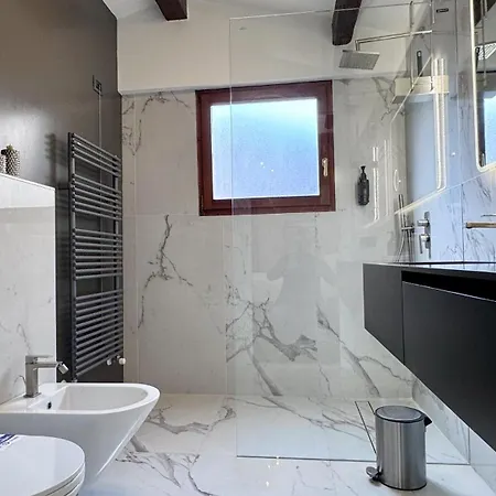 Ca' Ai Sospiri Apartment *