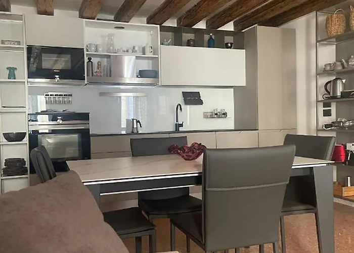 Ca' Ai Sospiri Apartment *